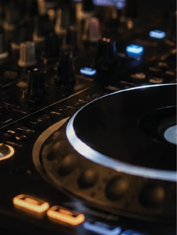 DJ